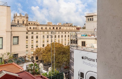 Eixample Apartment | Front row seats for the Barcelona Show