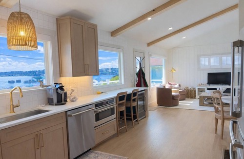 Kingston House | Front Row Waterfront Views— Steps to Beach, Town & Ferry