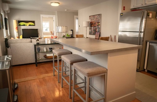 Provincetown Condo | Front Row! West End. Now 2 new bathrooms! Boatslip/Mussel Beach Gym/Sleeps 6!