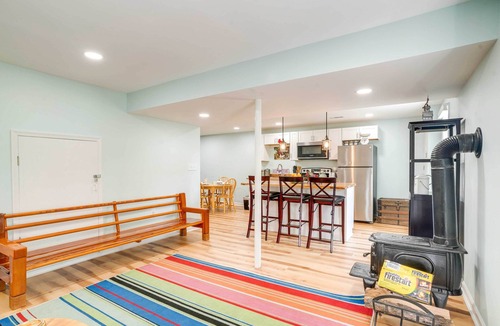 Front Royal Apartment | Front Royal Studio w/Mtn Views & Brick Oven