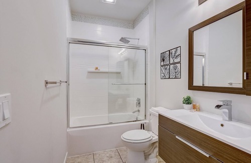 Brewerytown Apartment | Frontdesk | 1 BR Apt near The Oval