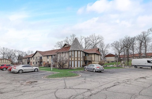 Georgetown Apartment | Frontdesk | 1 BR in Roseland near ND