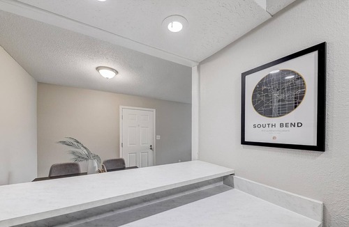 Georgetown Apartment | Frontdesk | 1 BR in Roseland near ND