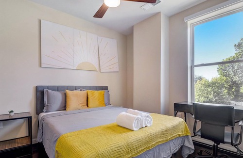 Louisville Apartment | Frontdesk | 2 BR Apt near Churchill Downs