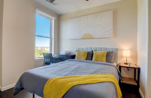 Louisville Apartment | Frontdesk | 2 BR Apt near The Speed Art Museum