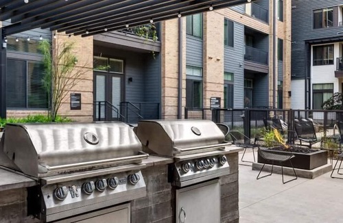 Highland Apartment | Frontdesk | 2 BR Apt near Wonderspaces Austin