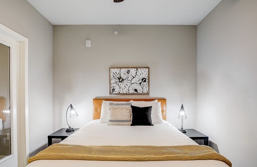 Highland Apartment | Frontdesk | 2 BR Apt near Wonderspaces Austin