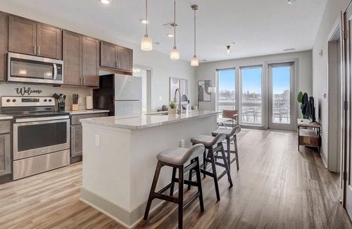 Broad Ripple Apartment | Frontdesk | 2 BR Apt by Holliday Park