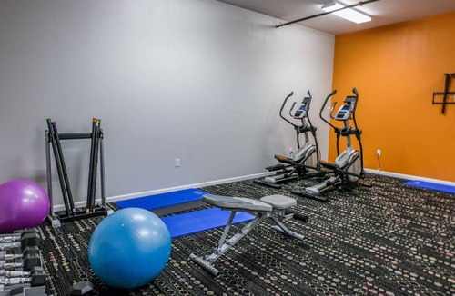 Downtown Kansas City Apartment | FRONTDESK 915 Broadway Apts Downtown Kansas City
