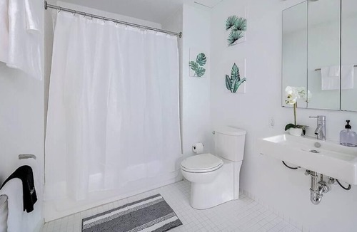 Gateway District Apartment | Frontdesk | Bright + Open Studio in Downtown