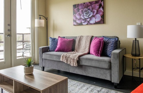 Fort Worth Cultural District Apartment | Frontdesk | Contemporary 2BR with Balcony