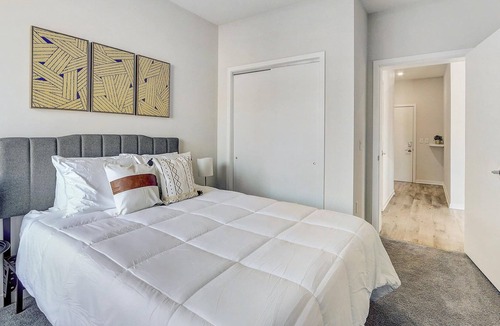 Brewerytown Apartment | Frontdesk | Convenient 2BR Brewerytown Apt