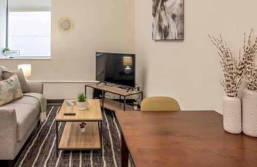 Cultural District Apartment | Frontdesk | Cozy Studio Apt in Cultural District