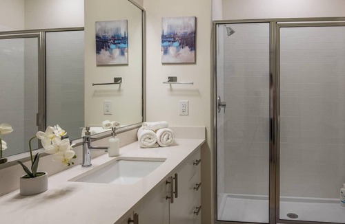 Butchertown Apartment | Frontdesk | Immaculate 1BR Near River + Ballpark