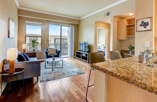 Cityplace Apartment | Frontdesk | Modern and Bright 1 BR Apt