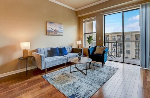 Cityplace Apartment | Frontdesk | Modern and Bright 1 BR Apt