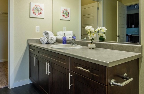 Fort Worth Cultural District Apartment | Frontdesk | Open 2BR in West 7th District