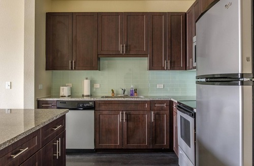 Fort Worth Cultural District Apartment | Frontdesk | Open 2BR in West 7th District