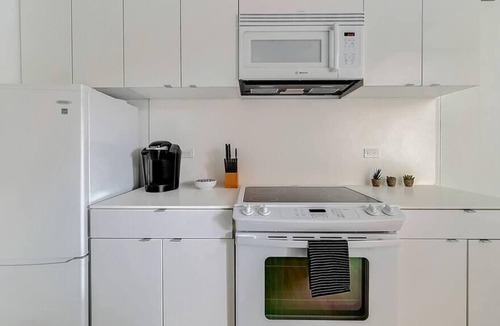 Gateway District Apartment | Frontdesk | Open + Bright Studio Apt in Downtown