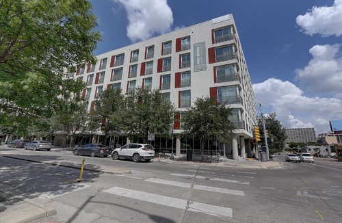 West Campus Apartment | FRONTDESK Pointe on Rio Apts West Campus Austin