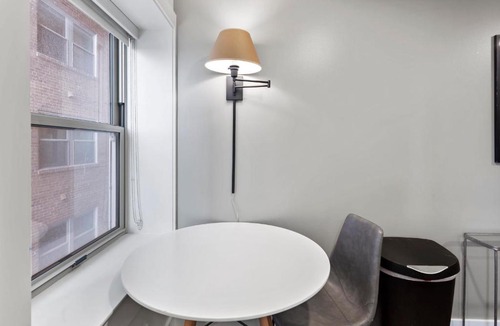 Hanover Place Apartment | FRONTDESK Quaint Studio Apt near Kauffman Center