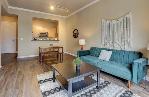 Cityplace Apartment | Frontdesk | Spacious 1 BR Apt near Downtown