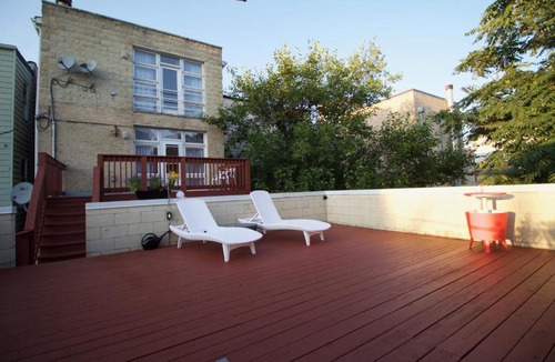 Wicker Park Apartment | FRONTDESK Spacious 2 BR Apt in Wicker Park