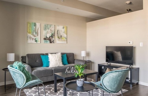 Court Avenue Entertainment District Apartment | Frontdesk | Trendy Studio near Riverwalk Trails