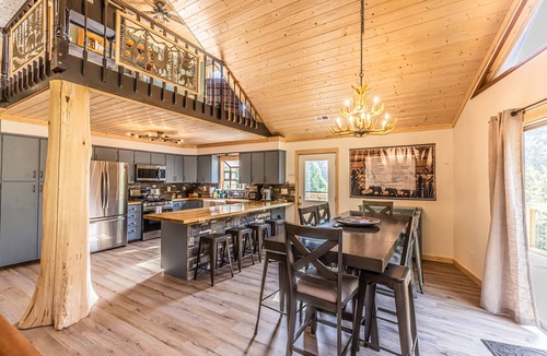 Bryson City Cabin | Frontier Lodge