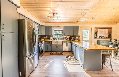Bryson City Cabin | Frontier Lodge