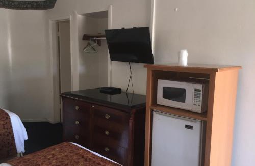 Anaheim Resort Hotel | Frontier Motel