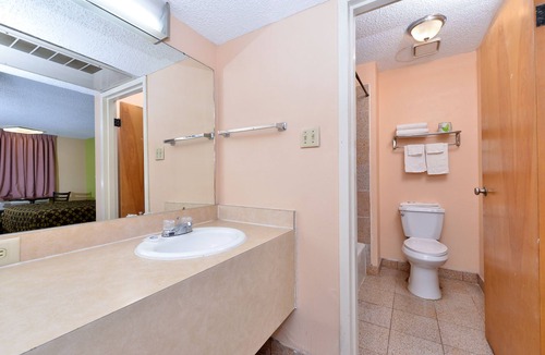 Roswell Hotel | Frontier Motel