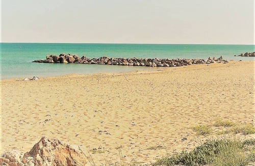 Frontignan Apartment | Frontignan plage 5 pers 250 mer et commerces, terrasse, 2 chambres et mezzanine
