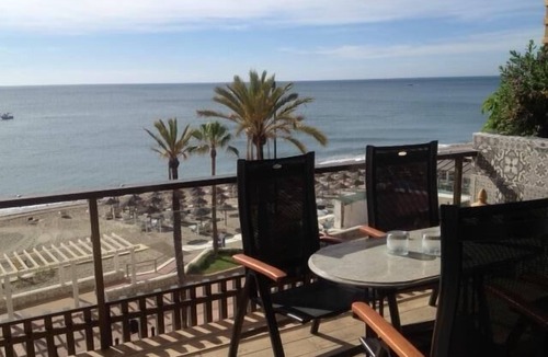 Fuengirola Apartment | Frontline Beach Apartment. Totally renewed. Sunny Apartment. Near the centre.