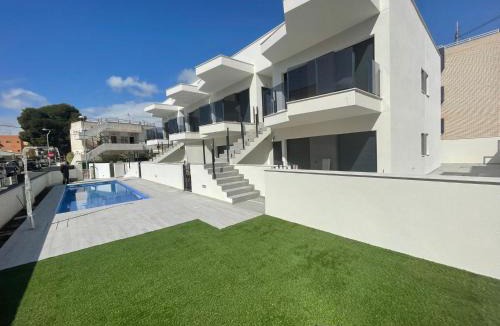 Santiago de la Ribera Apartment | Frontsea Beach bungalow with swiming pool and long terrace
