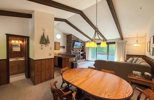 Bessemer Apartment | Frosthaven Unit 2-Hot Tub and Sauna