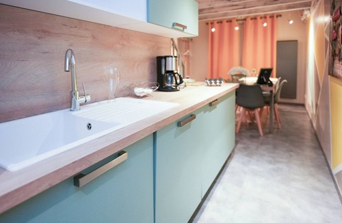 Thones Apartment | Frosty Lemon