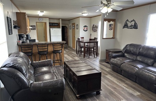 Annapolis Cabin | FS Rental #1 Annapolis, MO Black River