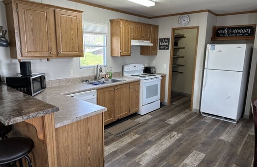 Annapolis Cabin | FS Rental #1 Annapolis, MO Black River