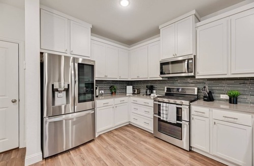 Frisco House | FS832–15 min to Toyota Base - Sleeps 4 - Free Parking