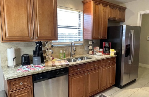 Lawton House | Ft. Sill-5 miles/Pet Welcome/11-Guests/4-BDR/5-QBED/2-FBA!