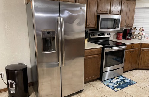 Lawton House | Ft. Sill-5miles,8-Guests, 5-QBED, 2-FBA, Pet Welcome!
