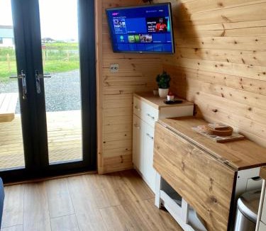 Benbecula Ski Chalet | Fuaim na Mara - Self Catering Pod