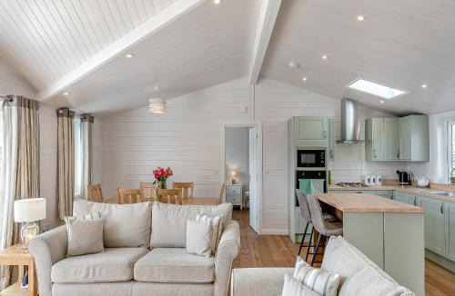 Hundall House | Fuchsia Lodge