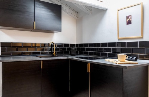 Centro Apartment | Fuencarral II, Attic-Style apartment in the center