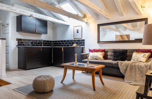 Centro Apartment | Fuencarral II, Attic-Style apartment in the center