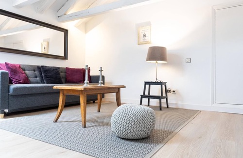 Centro Apartment | Fuencarral II, Attic-Style apartment in the center