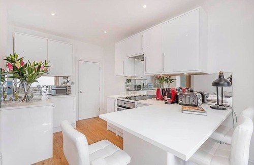 Parsons Green and Walham Apartment | Fulham Broadway 2-Bed Apt w/Garden & Pets Ok