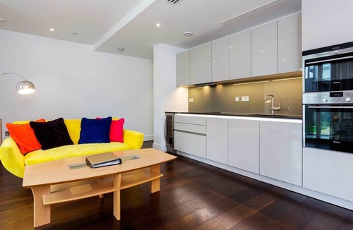 Sands End Apartment | Fulham Riverside, by Veeve