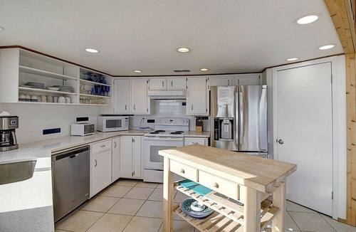 Port Aransas House | Full 180 Gulf View of the Beach. Just steps to Boardwalk to the beach or Communi